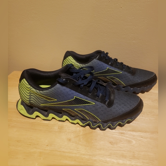 Men's Reebok Running Shoes - Picture 2 of 5